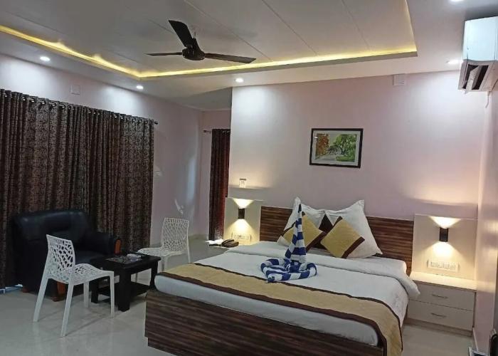 Hotel Dayal International