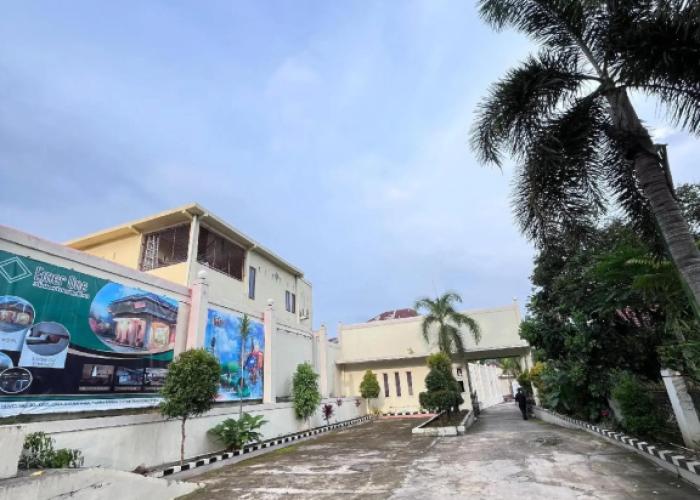 Emer One Tanah Datar