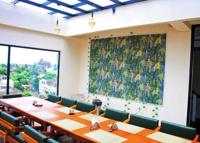 Hotel Pavitra