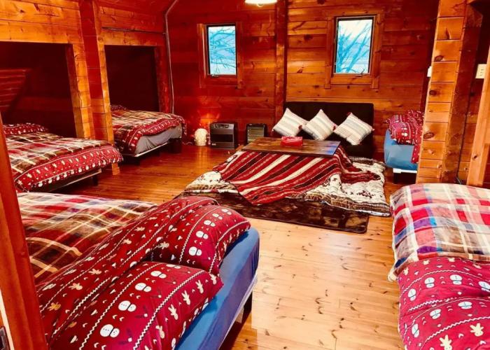 Tomy's Log House - Need Car