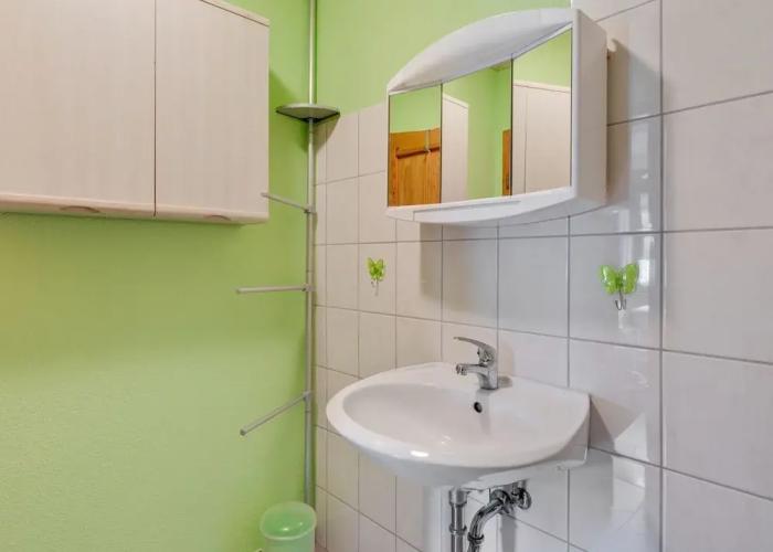 Cozy Apartment near Sea in Warin