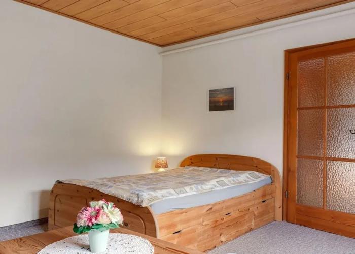 Cozy Apartment near Sea in Warin