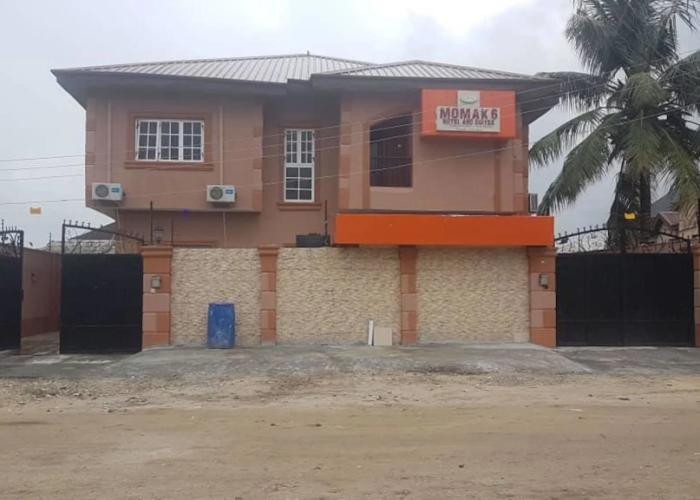 Momak 6 Hotel & Suites