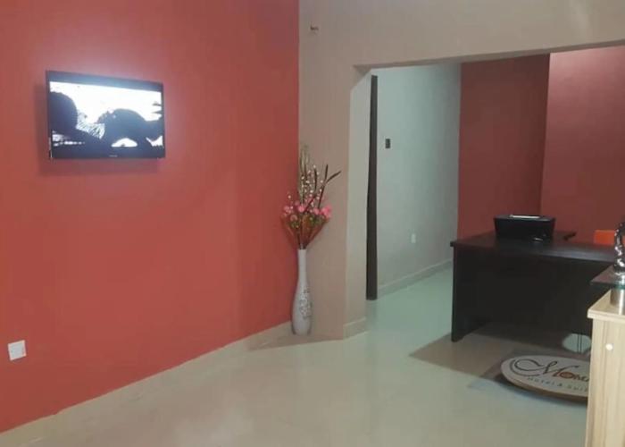 Momak 6 Hotel & Suites