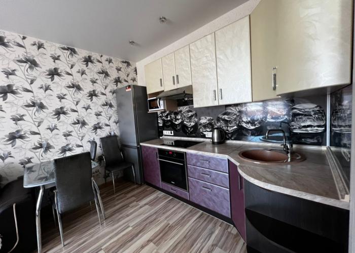 AlexHome RP Sverdlovskiy Stroiteley 6 Flat