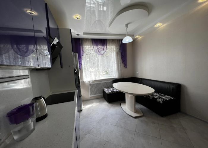Kvartira Alexhome Rp Sverdlovskiy Mikhaila Marchenko 8 Apartments