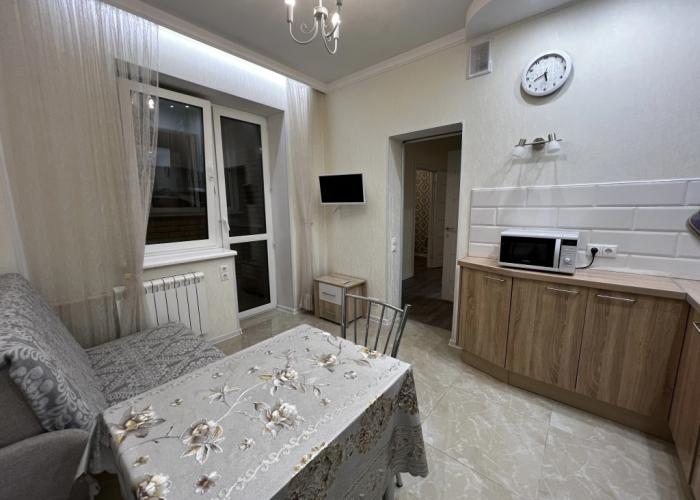 Kvartira Alexhome Rp Sverdlovskiy Alekseya Korotkova 1 Apartments