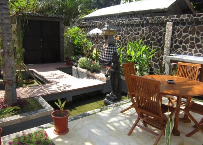 Lovina Oasis