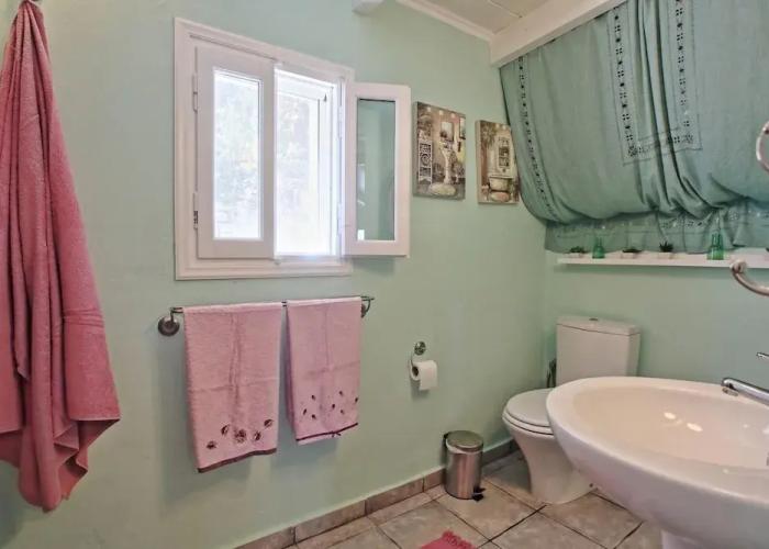 Lili Luxury Cottage in Ozias