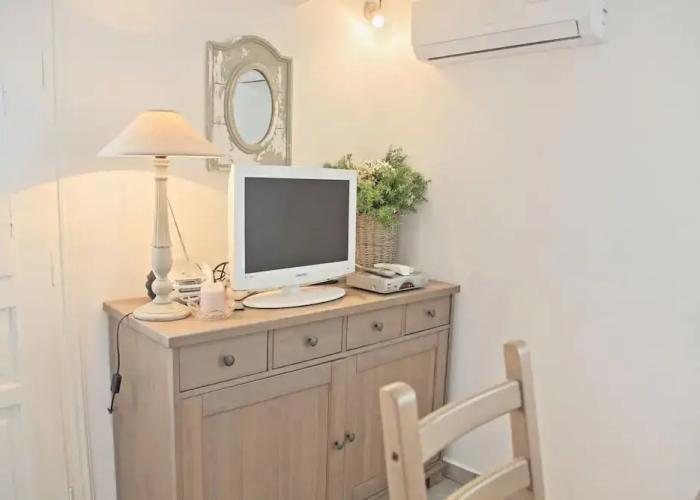 Lili Luxury Cottage in Ozias