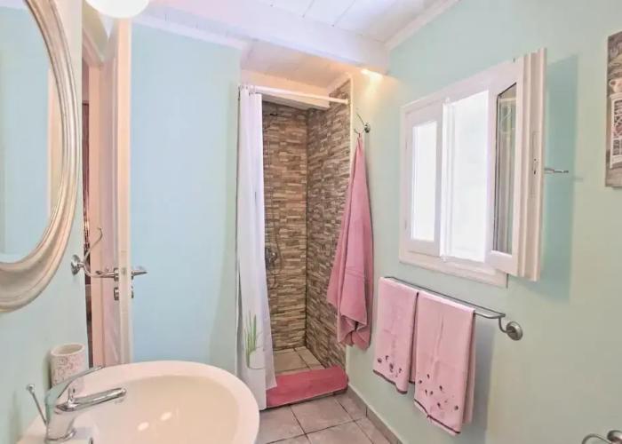 Lili Luxury Cottage in Ozias