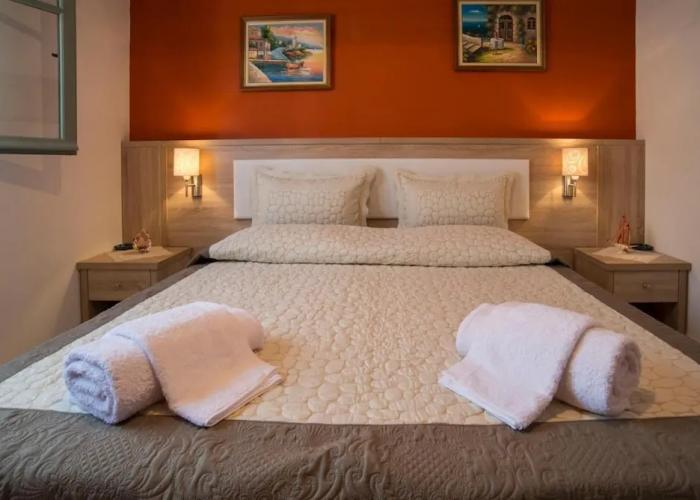 Dora I Studio - Cozy With bay View