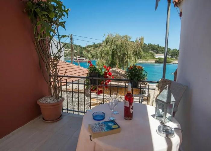 Dora I Studio - Cozy With bay View