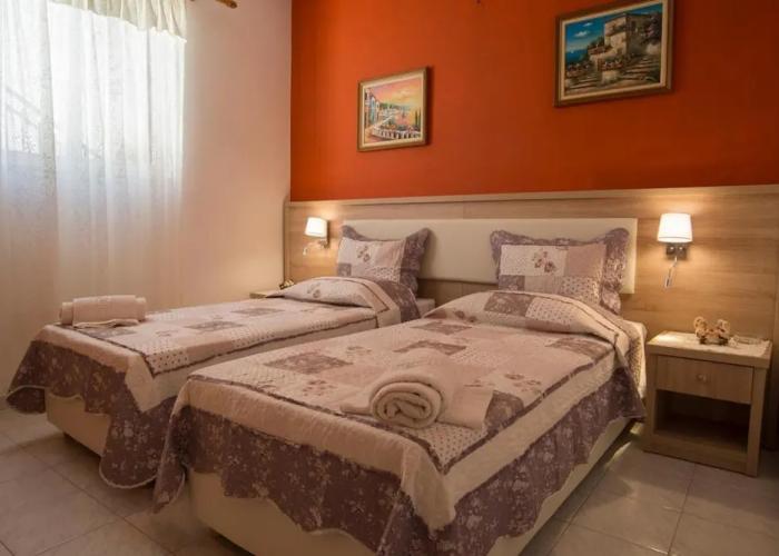 Dora II Studio - Simple Sweet Getaway