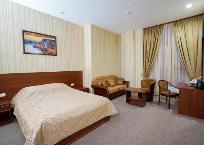 Royal Hotel