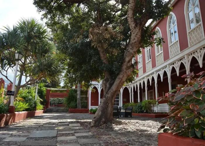 Hotel Rural Las Longueras