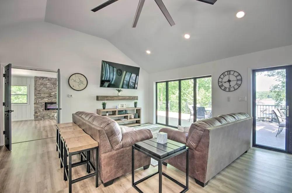 Waterfront Escape: Ozarks Home + Guest House!