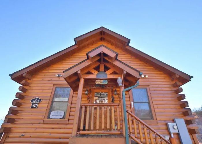 Howling Wolf - One Bedroom Cabin