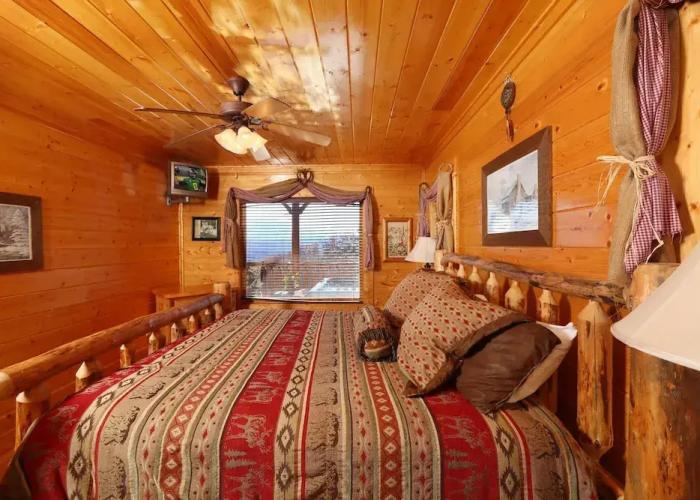 Howling Wolf - One Bedroom Cabin