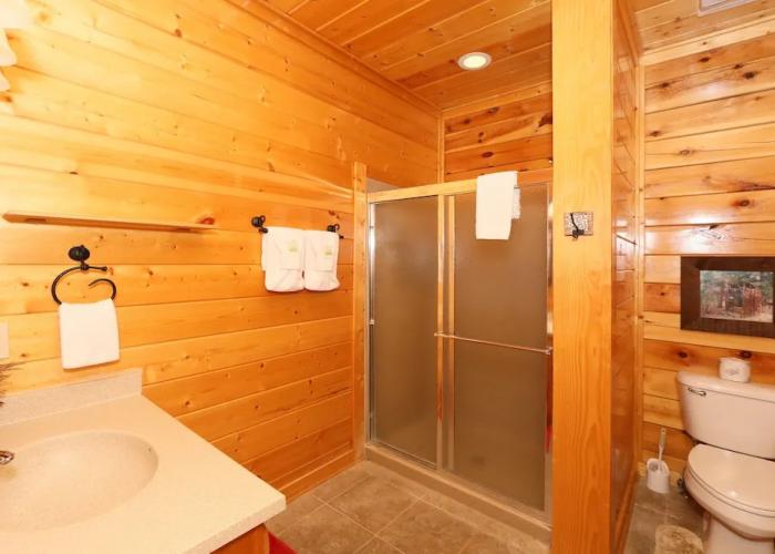 Howling Wolf - One Bedroom Cabin