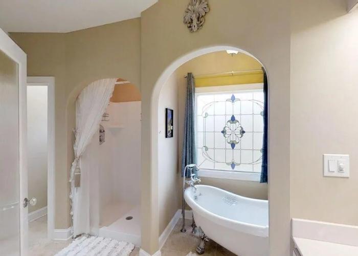 Enchanted Primrose 2 Bedroom Chalet by RedAwning