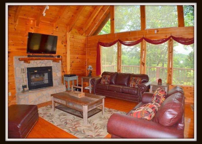 Steele Away 3 Bedroom Cabin by RedAwning