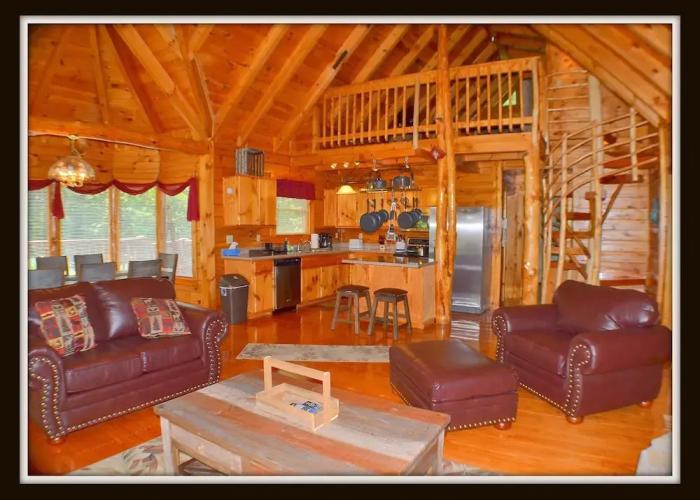 Steele Away 3 Bedroom Cabin by RedAwning