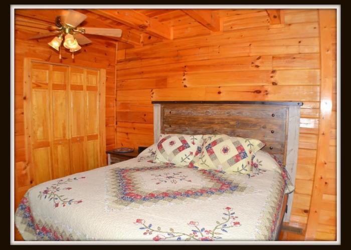 Steele Away 3 Bedroom Cabin by RedAwning