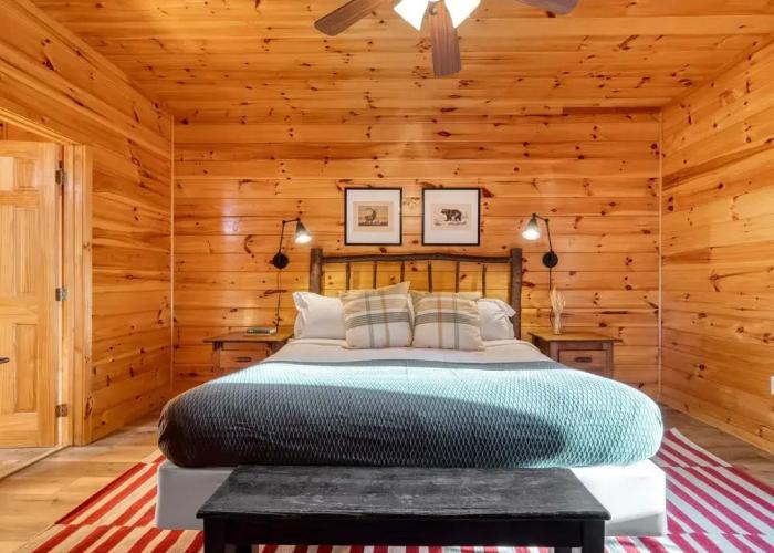 Hazel by Avantstay Cliffside Modern Cabin w/ Incredible Views & Hot Tub