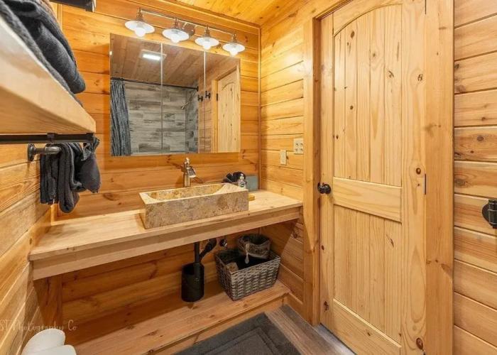 Dolly's Lodge # 3 2 Bedroom Condo by RedAwning