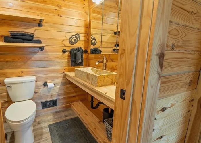 Dolly's Lodge # 3 2 Bedroom Condo by RedAwning