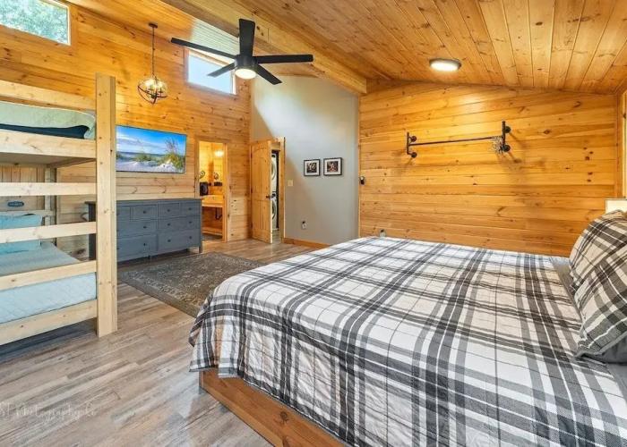 Dolly's Lodge # 3 2 Bedroom Condo by RedAwning