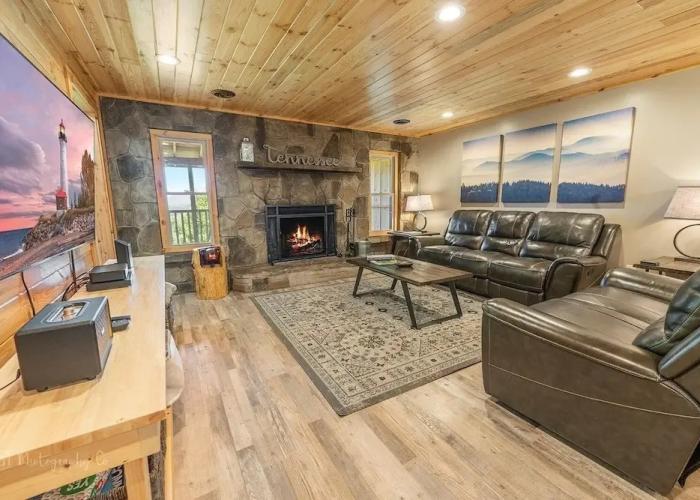 Dolly's Lodge # 3 2 Bedroom Condo by RedAwning