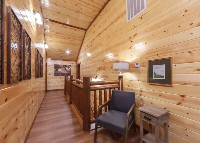 Black Bear Splash 6 Bedroom Cabin by RedAwning