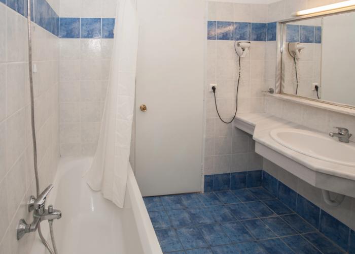 Alexandros Hotel 