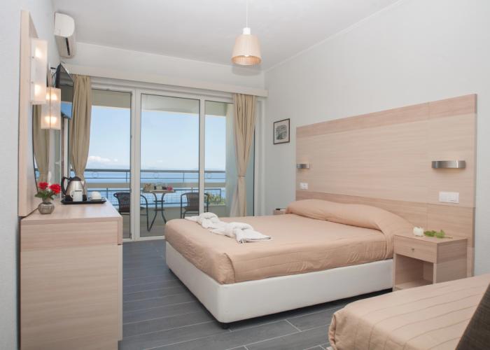 Alexandros Hotel 