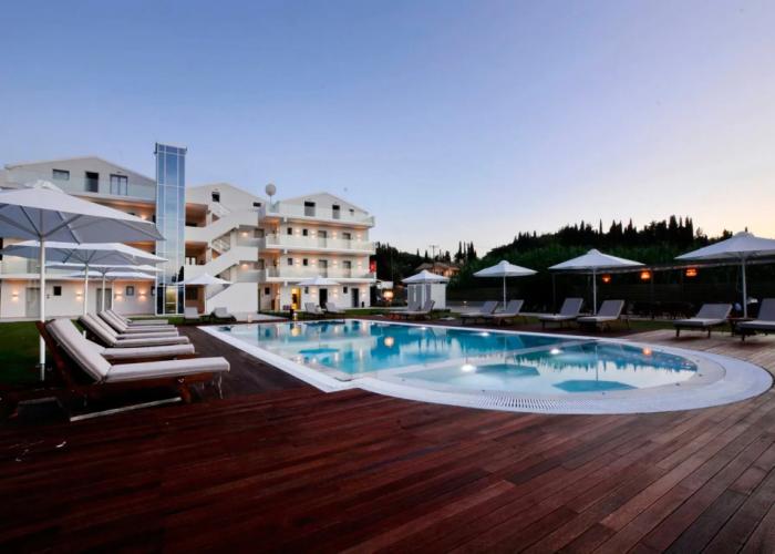 V Luxury Suites