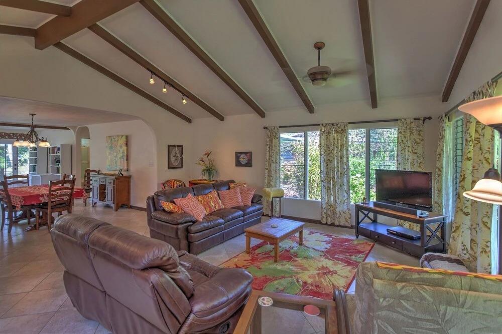 Hale O Nani Mala Pua 3 Bedroom Home by RedAwning