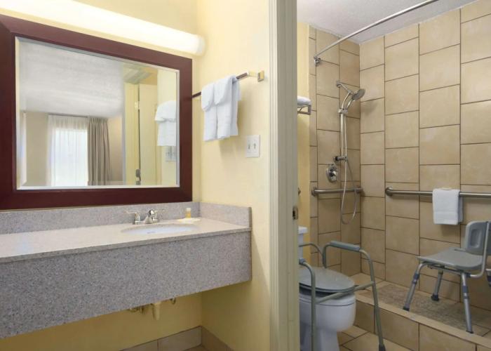 Days Inn by Wyndham Brunswick/St. Simons Area