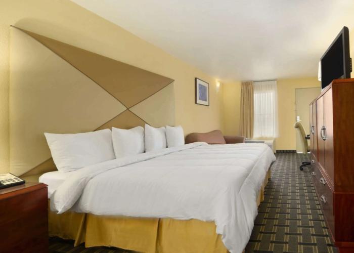 Days Inn by Wyndham Brunswick/St. Simons Area