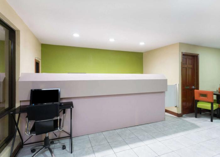 Super 8 by Wyndham Brunswick/St Simons Island Area