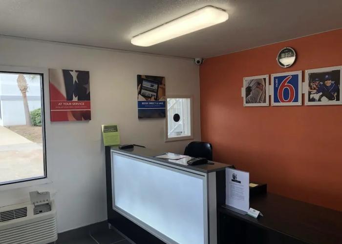 Motel6 Brunswick, GA