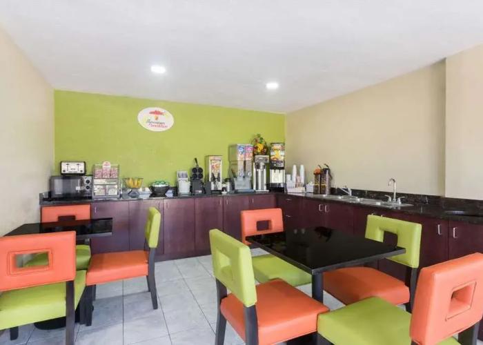 Super 8 Brunswick/St Simons Island Area