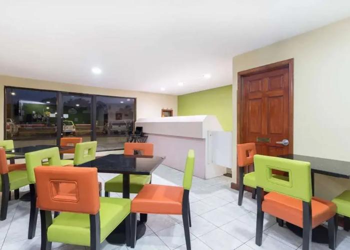 Super 8 Brunswick/St Simons Island Area