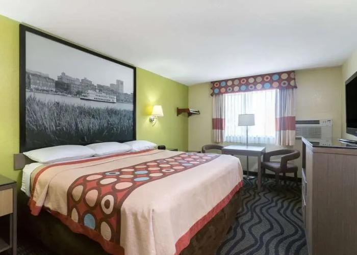 Super 8 Brunswick/St Simons Island Area