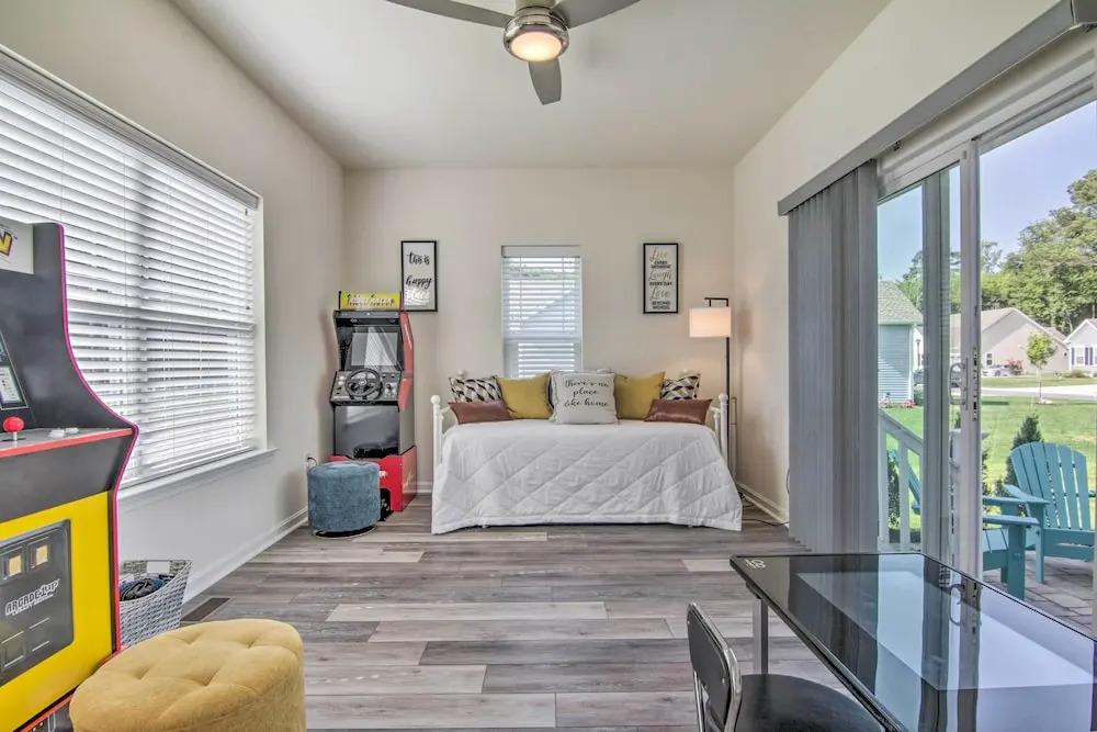 4 Mi to Beach: Frankford Home w/ Game Room