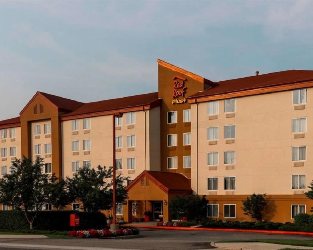 Red Roof Inn PLUS+ Long Island - Garden City