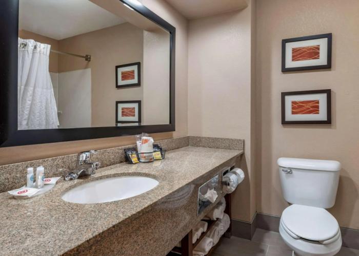 Comfort Inn & Suites