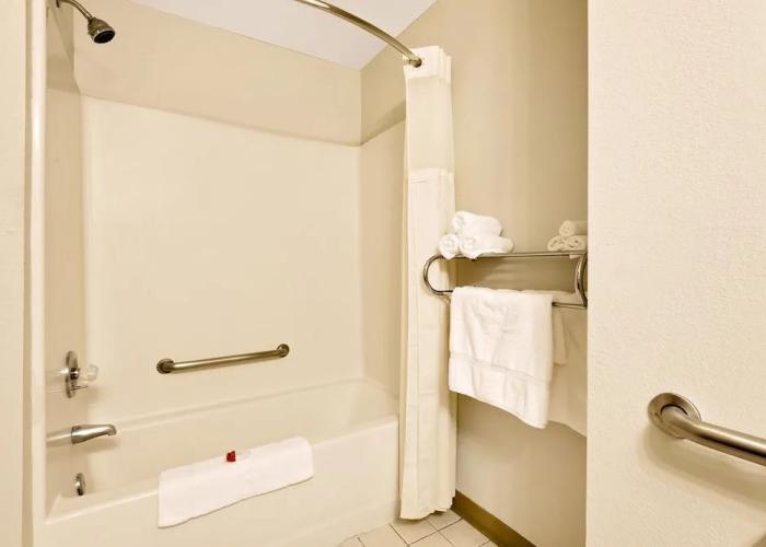 Baymont Inn & Suites Lawrenceburg