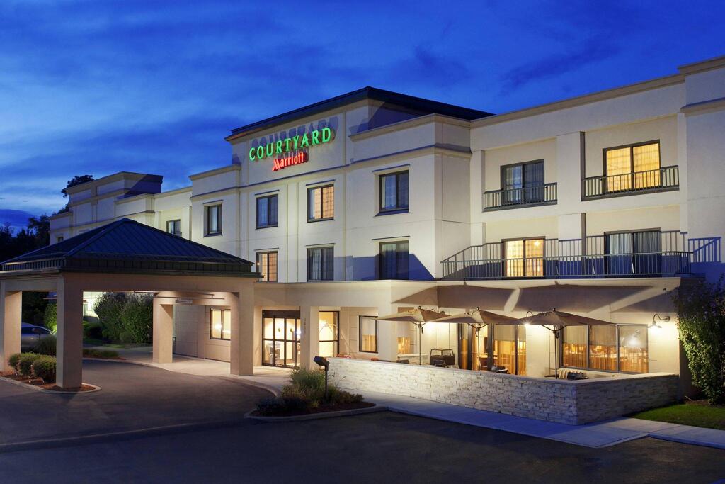 Courtyard by Marriott Newburgh Stewart Airport